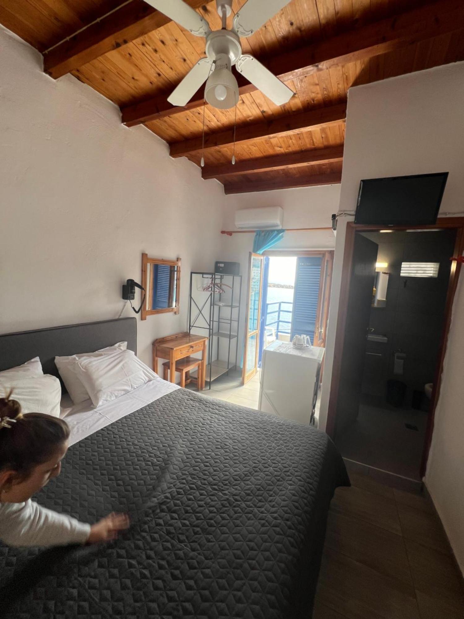 Scirocco Rooms Loutro Esterno foto